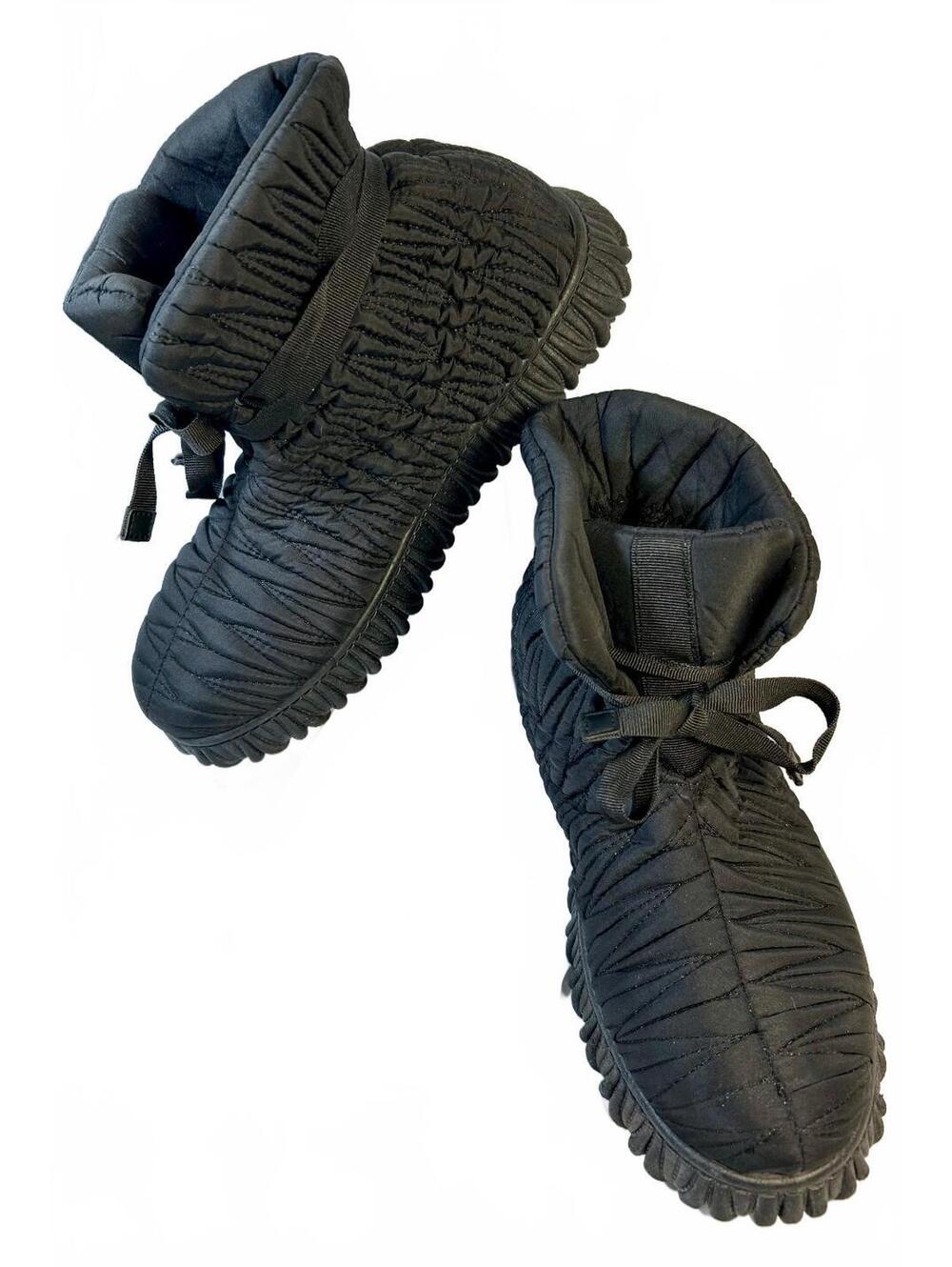 Rogue Helium Size 11 Black Quilted Puffer High Top Sneakers Techwear